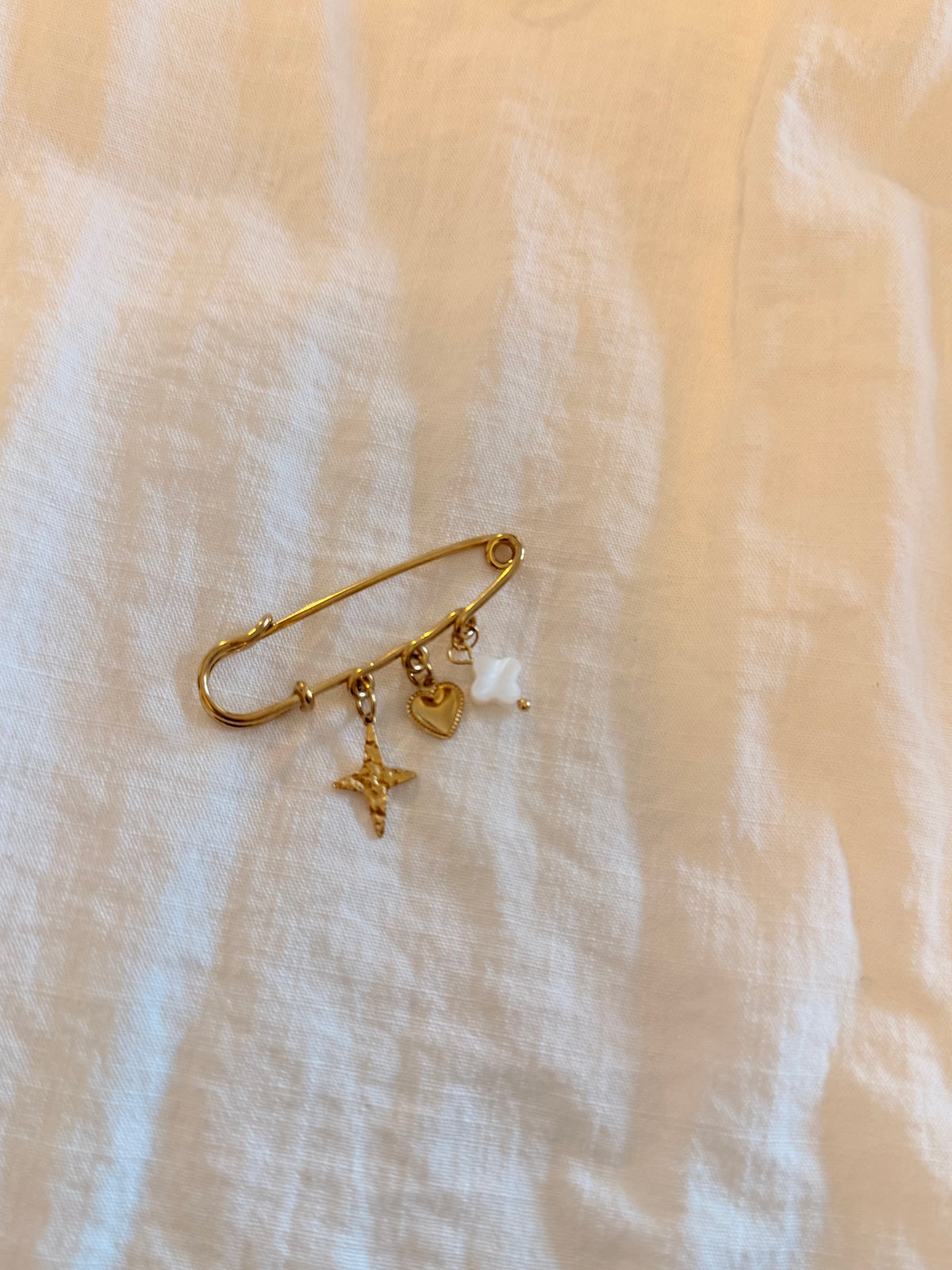 Broches